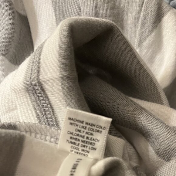 Express Size XS Sexy Basics Tee - NWT - Picture 4 of 5